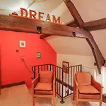 Cholmley Holiday home *